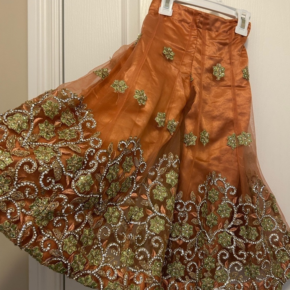 Girl Indian suit - Picture 6 of 9